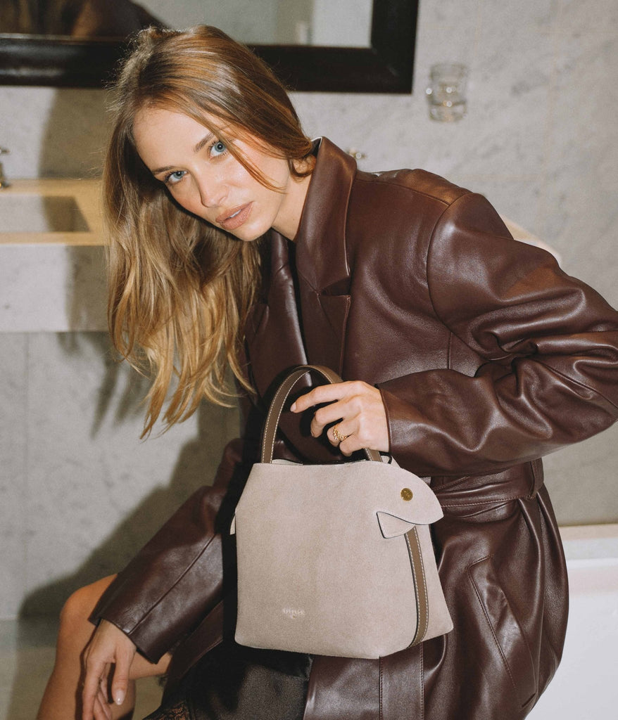 Medium Swann | Suede Cappuccino - Fleuron Paris